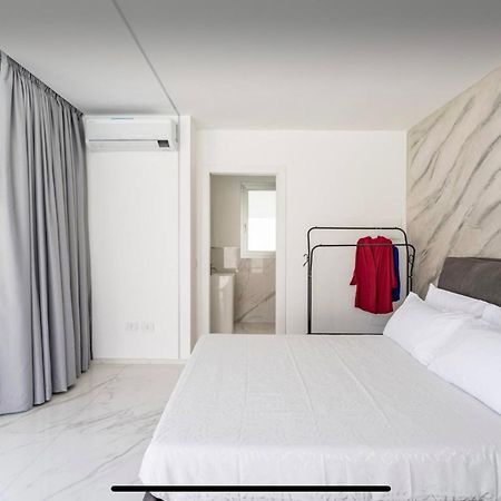 Leonida'S Room Pool And Jacuzzi Куарту-Сант'Элена Экстерьер фото