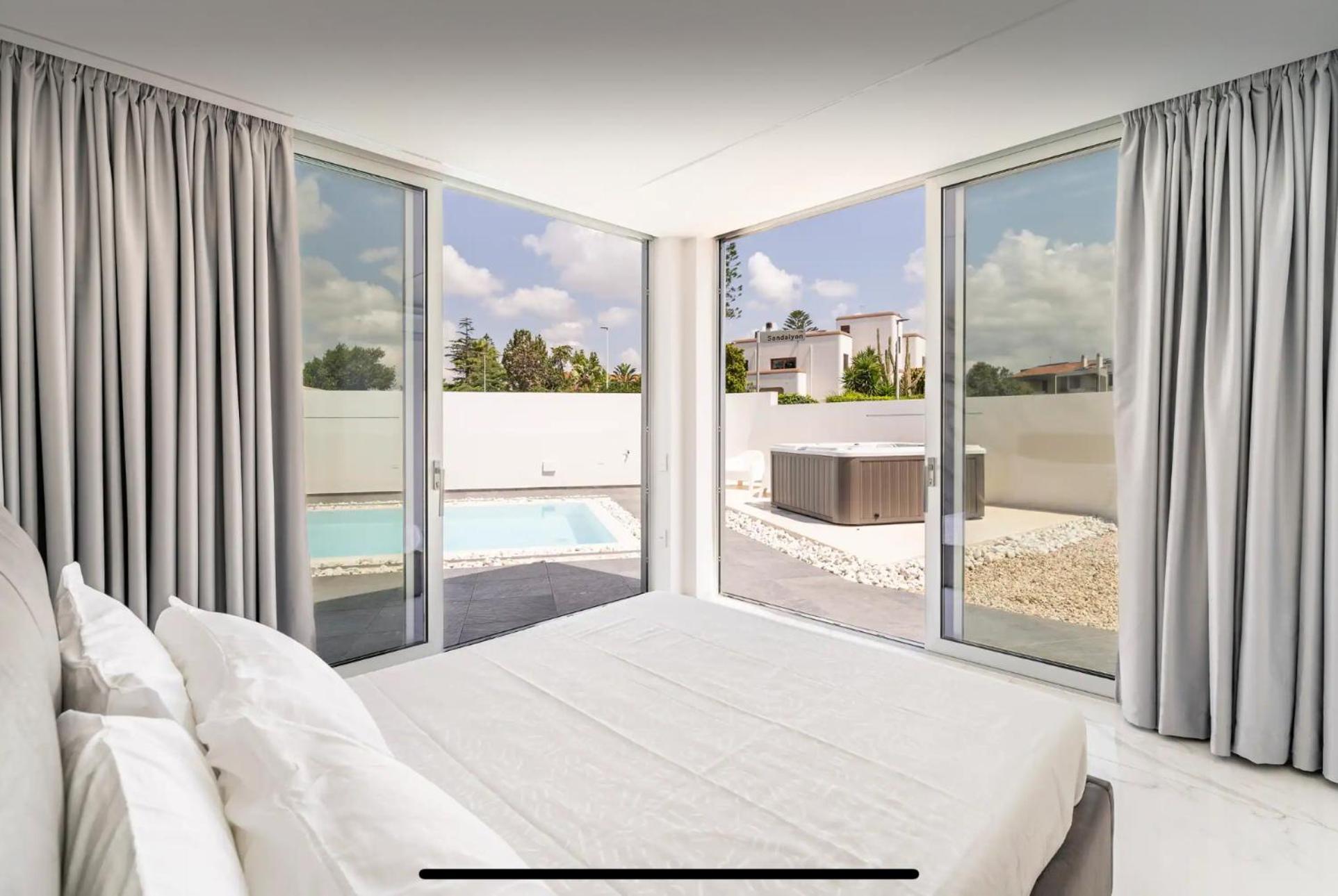 Leonida'S Room Pool And Jacuzzi Куарту-Сант'Элена Экстерьер фото