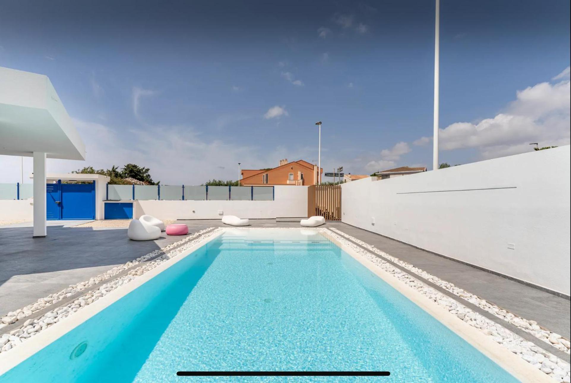 Leonida'S Room Pool And Jacuzzi Куарту-Сант'Элена Экстерьер фото